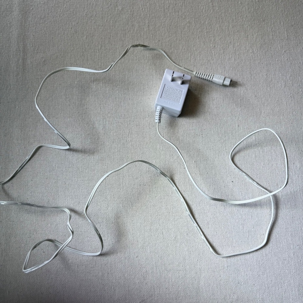 Solid Pin Hungkay AD/DC Adaptor HK28U-3.6-100 Power Supply Cord 3.6V 100mA White